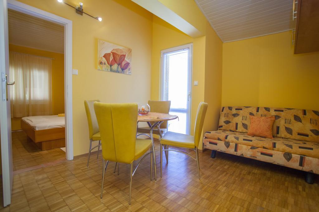 Villa Neda Makarska Habitación foto