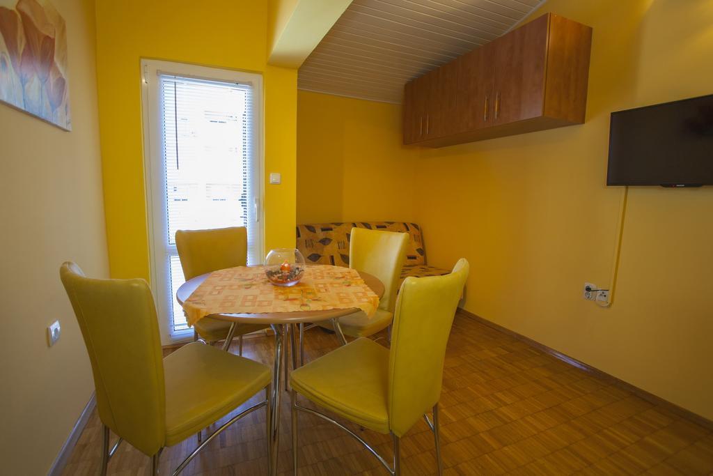 Villa Neda Makarska Habitación foto
