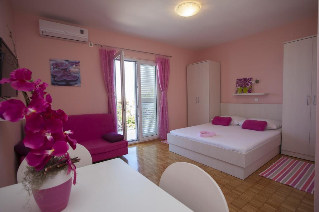 Villa Neda Makarska Habitación foto